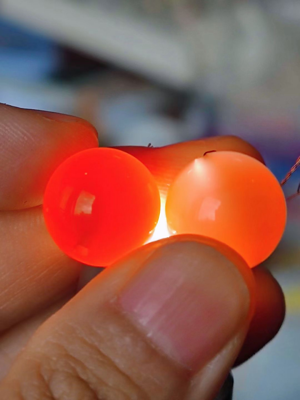 南红科普(二) 南红打灯 67图一是满色满肉打灯效果 67图二是肉不