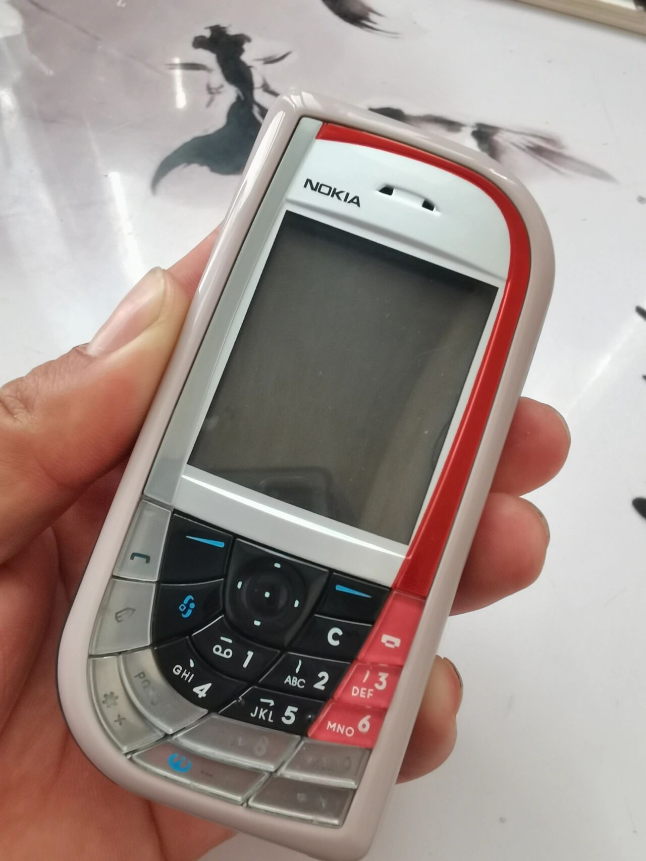 诺基亚7610 这款手机很多小伙伴都不陌生吧 诺基亚首款百万像素的智能