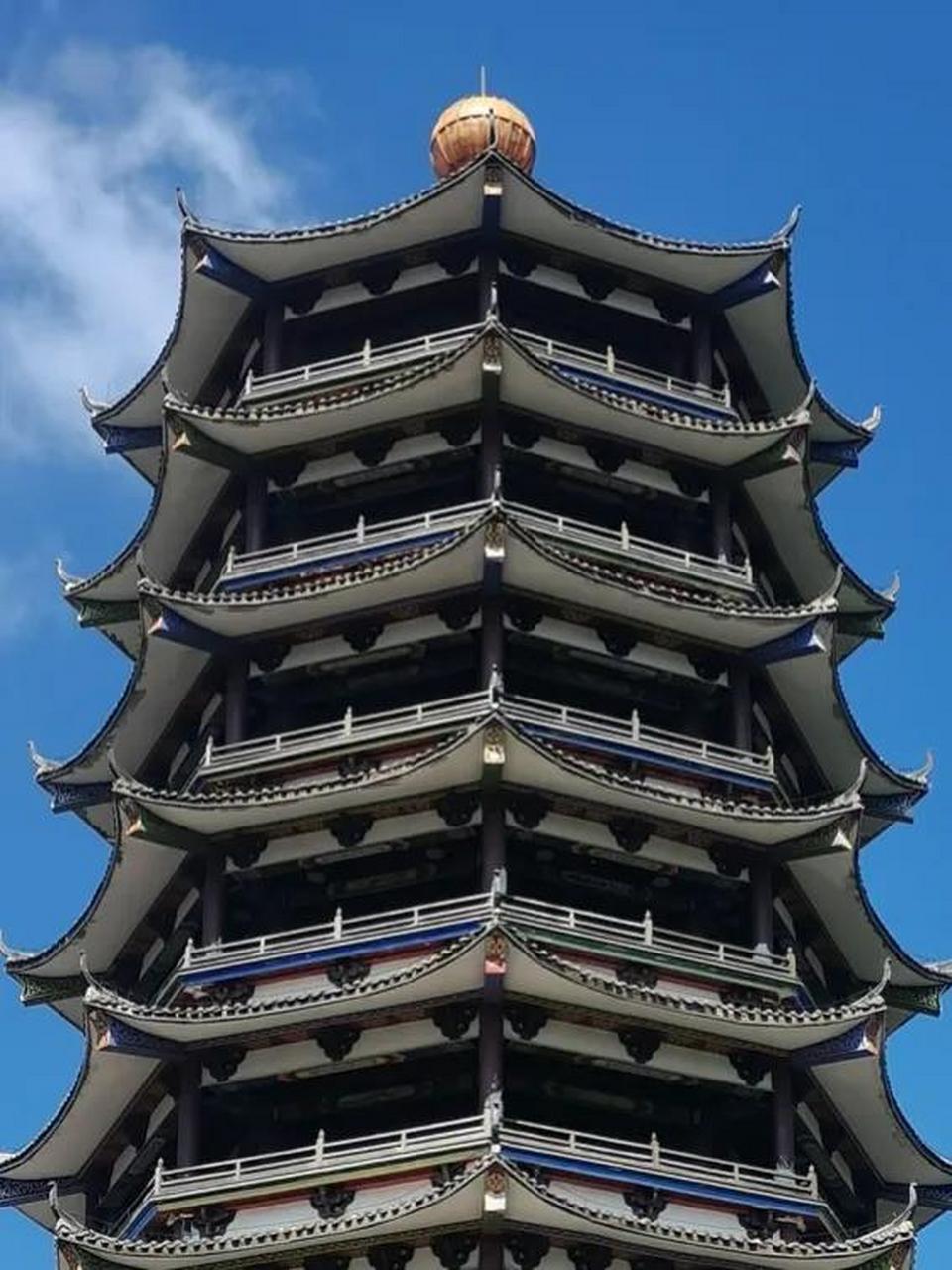 塔山公园工程项目于2016年动工,塔山公园占地面积800亩,建筑面积5000