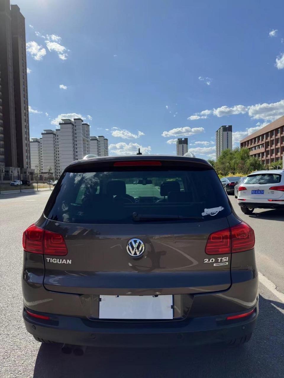 2013年8月上牌 大众进口途威,2.0t舒适版,新车指导价36.