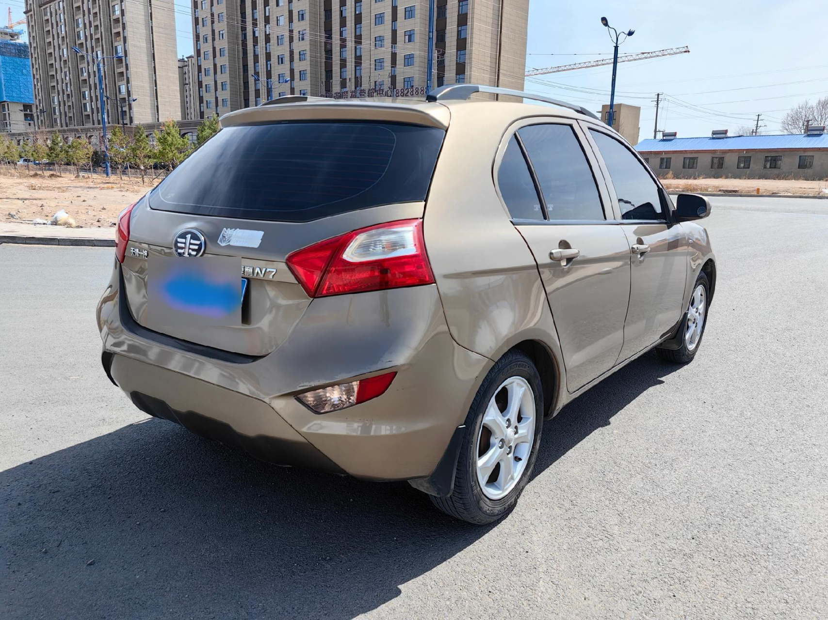 13年夏利n7,手动1.3四缸,全车原版原漆,保险验车到9月份.