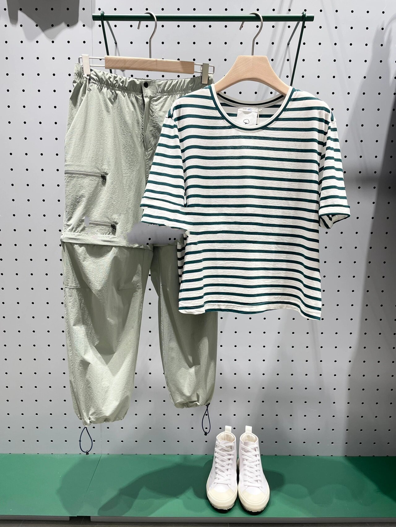 ootd|莫兰迪灰绿色裤子搭配