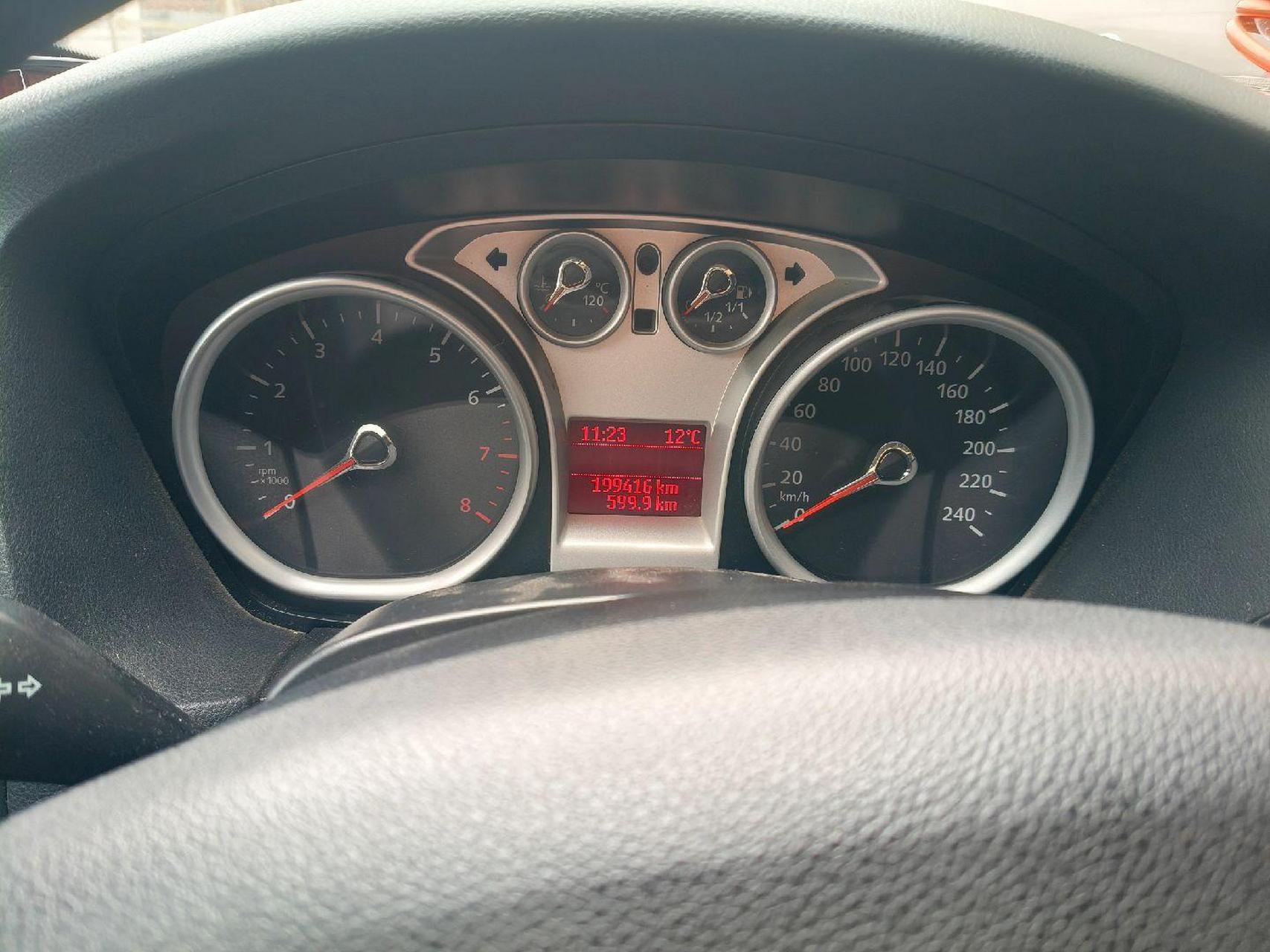 经典福克斯,仪表故障灯闪烁,偶尔不着车,仪表故障维修中!