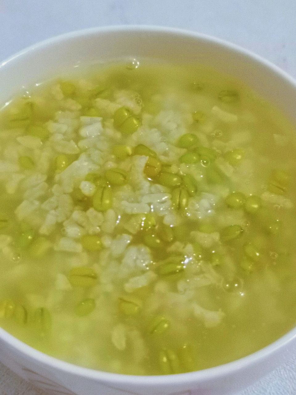 青麦仁糯米粥 是五月的青麦仁,一直保存到现在,是麦仁与糯米的碰撞,是