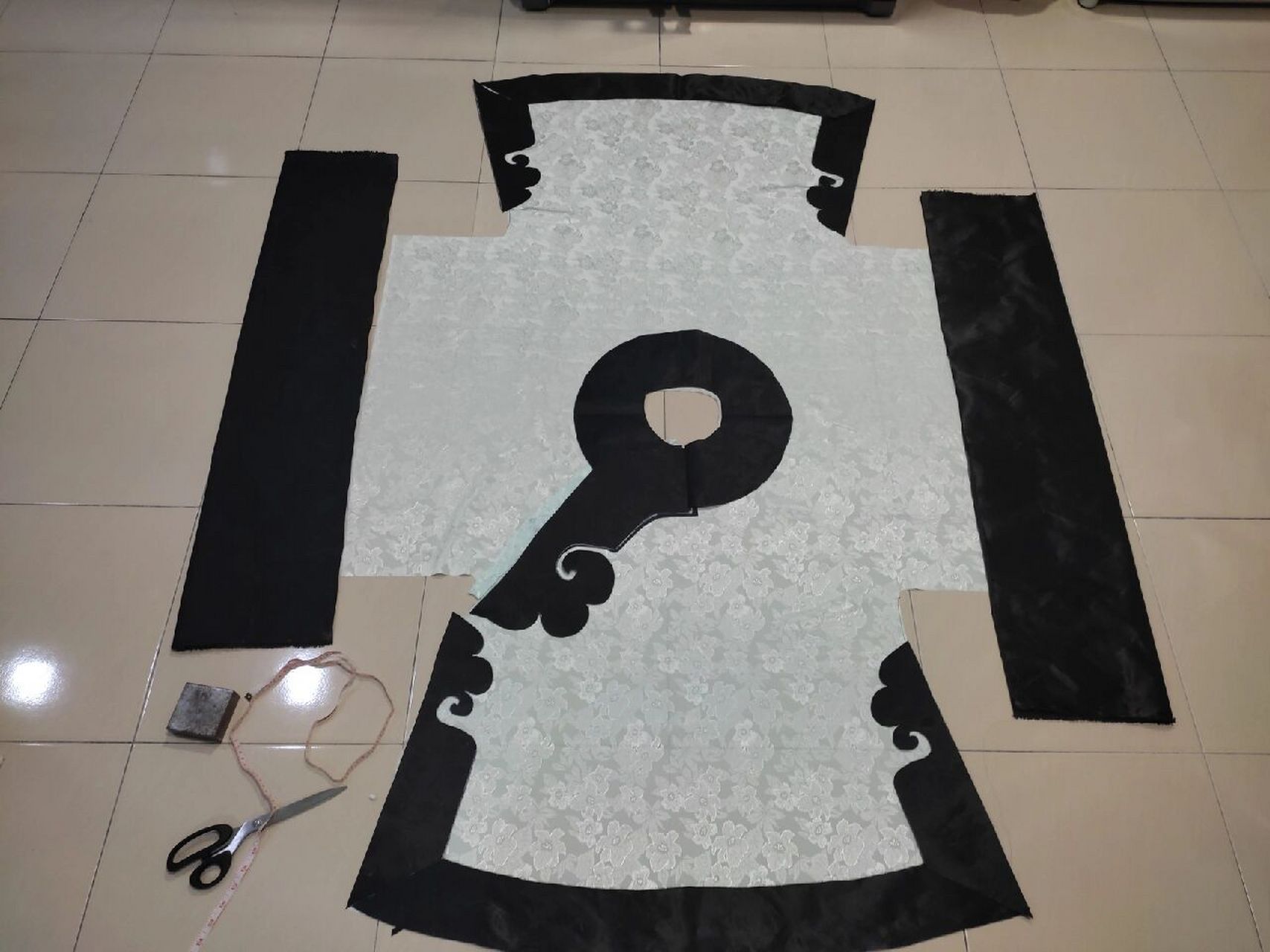 自己做的清代汉女服饰之裁剪如意云头 已经裁剪好啦接下来要给 如意云