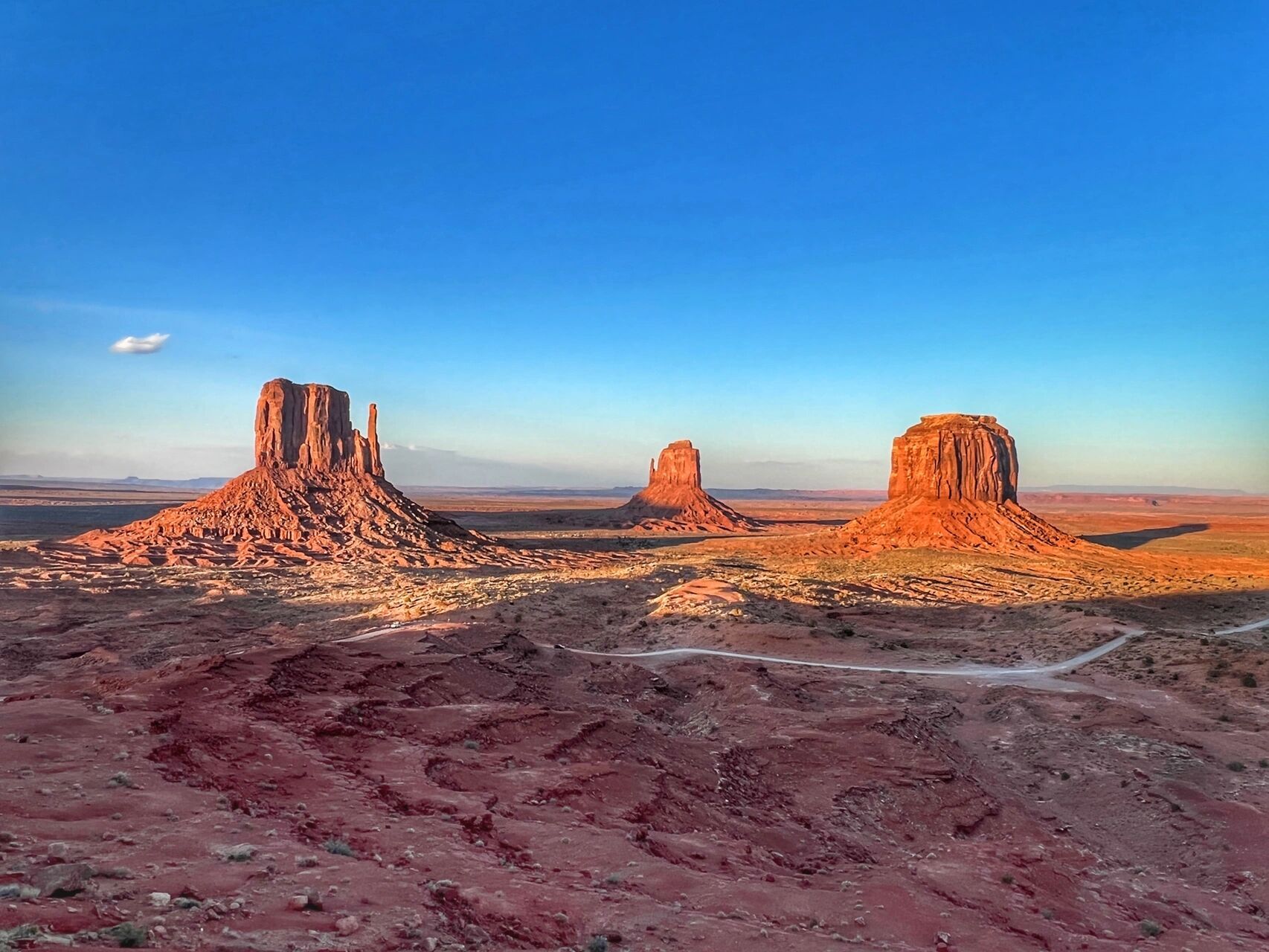 印第安人的圣地:纪念碑谷(05/24-25) 纪念碑谷monument valley位于
