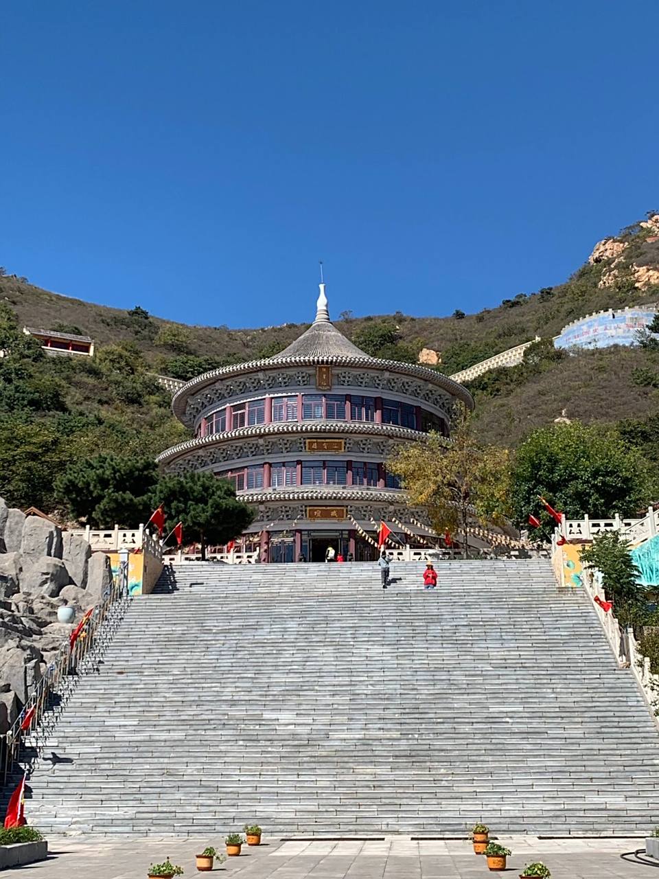 锦州北普陀山 景区很大,爬起来挺累的,据说观音古洞比较好看,但去的