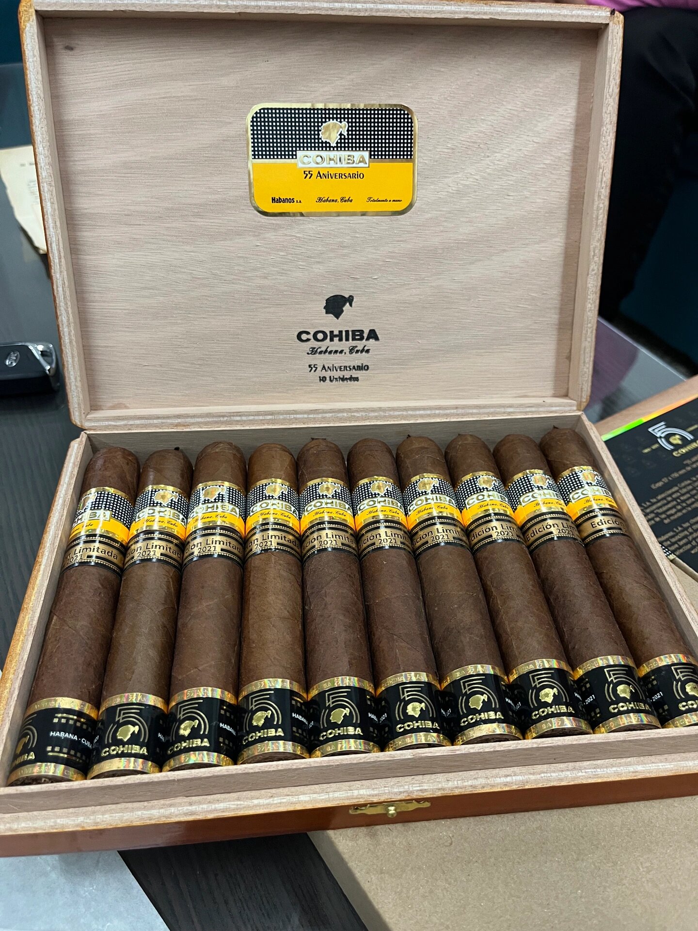 来古巴一定要录手的雪茄