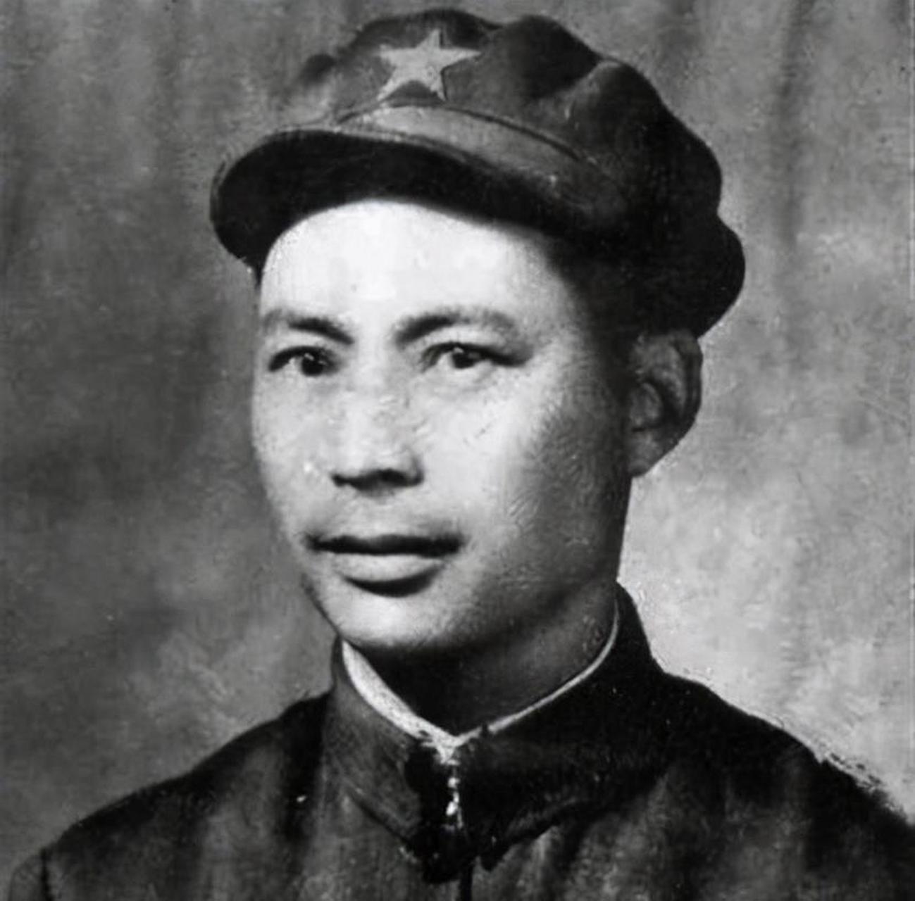 1952年,67军军长李湘在朝鲜战场视察完工事后,突发怪病,头大如球,最终