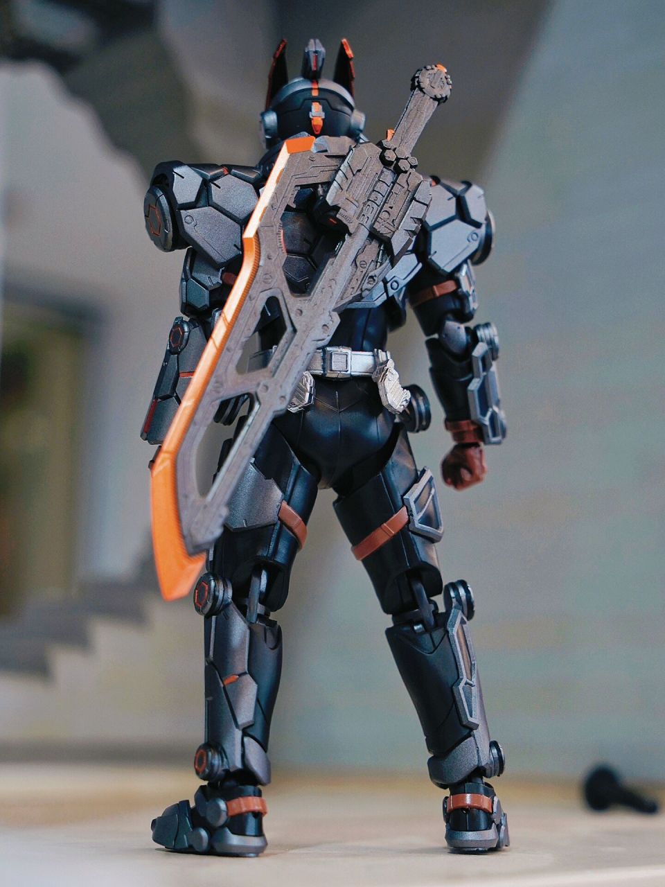 这个假面骑士的背影真戳我 虽然圣刃一集没看,但是这个皮套设计,是令