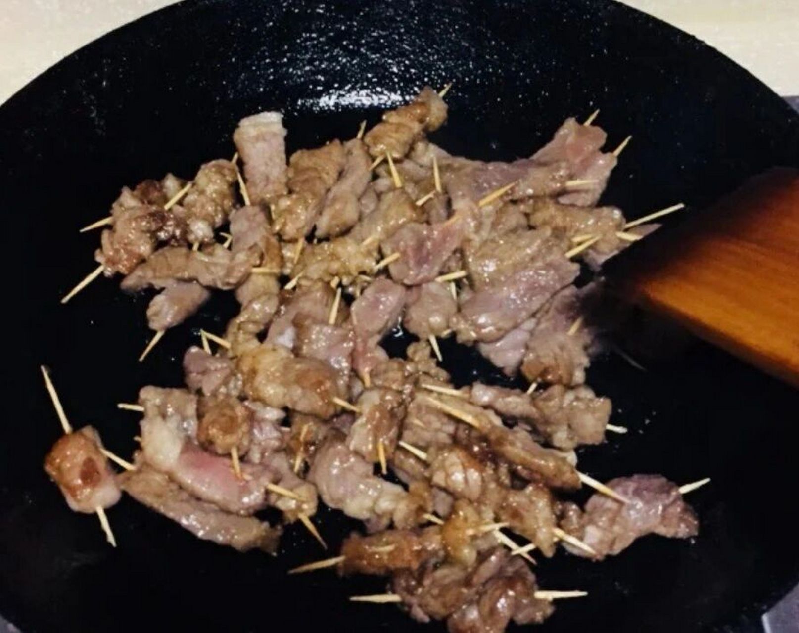 一抢而空的孜然牙签羊肉 嫩滑好吃的孜然羊肉 1.