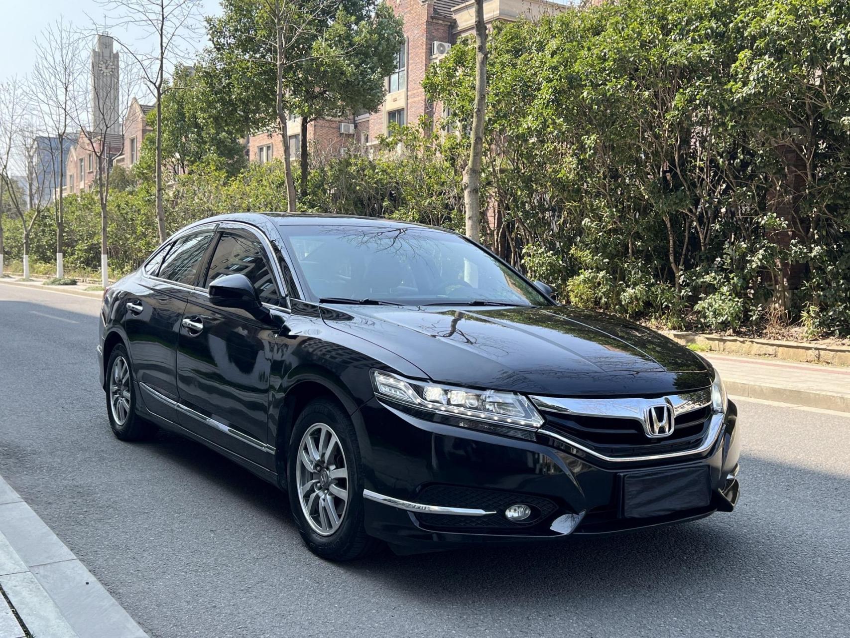 58万元 上牌日期:2016年3月表显里程:10万公里  新到16年本田思铂睿2.