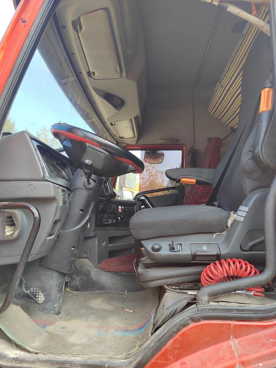 解放天v~430  带大保险同步 车况原版 轮胎好 正常干着活的车  航空