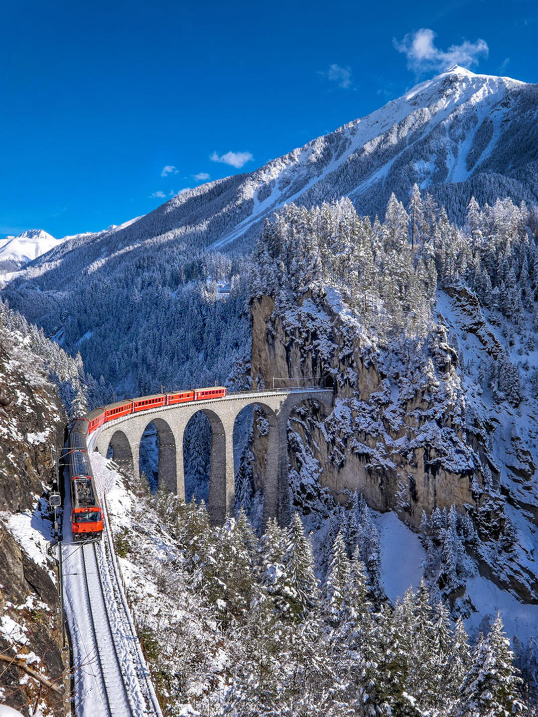 从苏黎世湖到少女峰,06乘坐小火车领略少女峰的白雪皑皑,感受自然