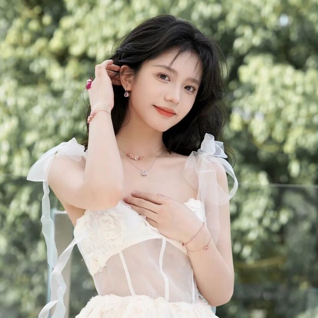 白色系干净女生头像