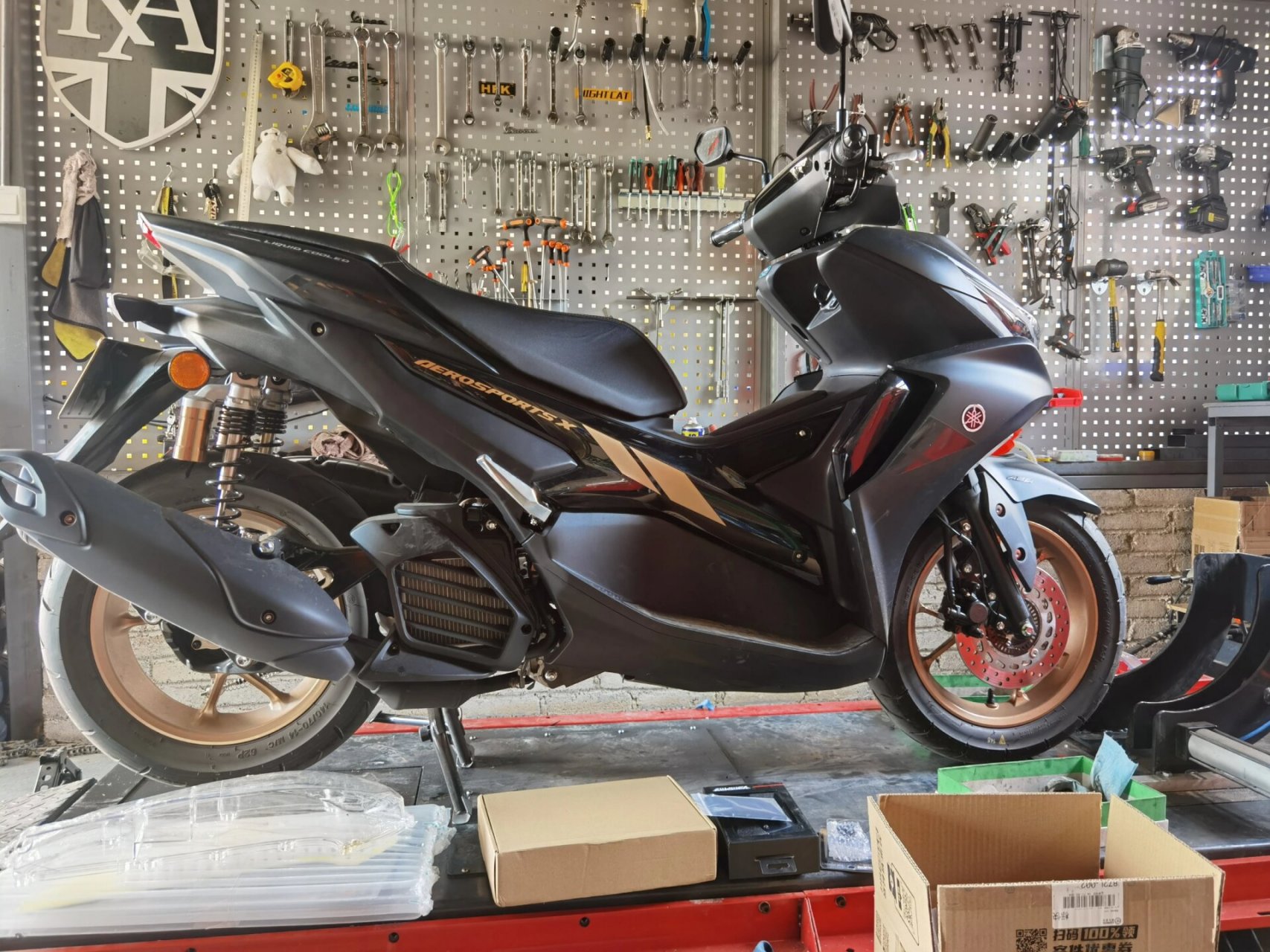 雅马哈nvx 一看车主就是儿女双全 幸福快乐