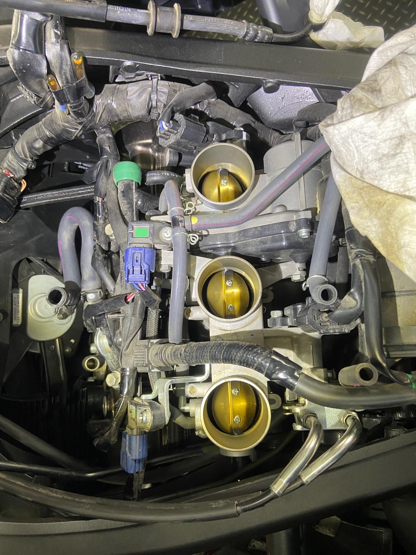 雅马哈mt09,清洗保养节气门