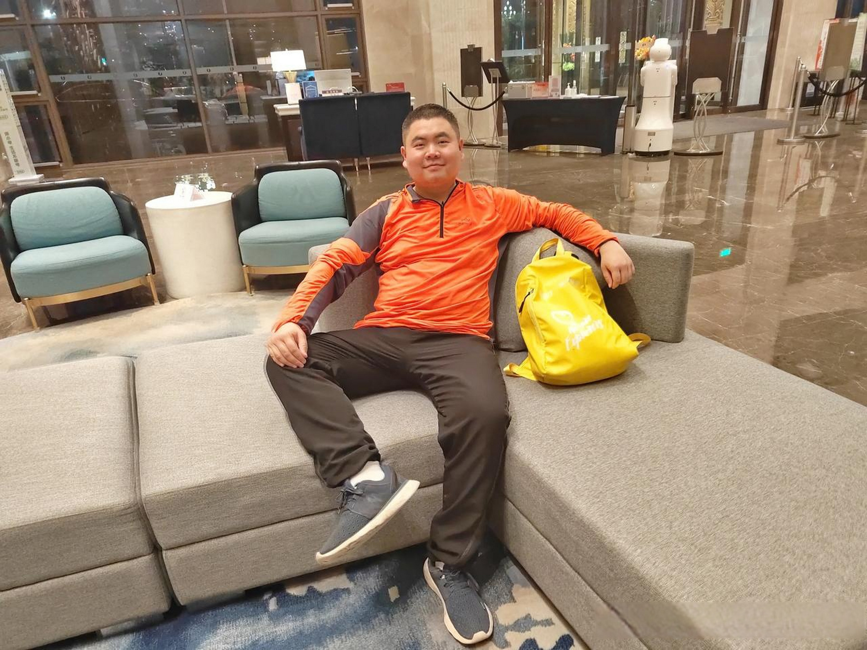 最近一个多月,在渭南建国饭店的赛尔名座游泳健身中心,我基本每天都