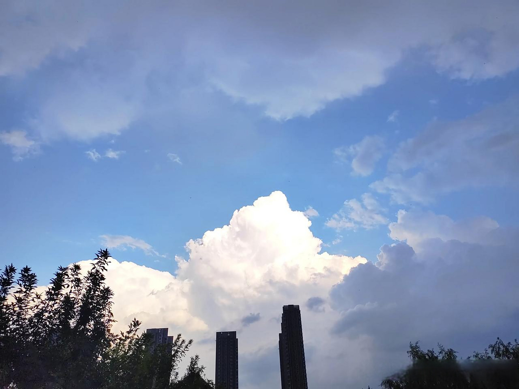 横看成岭侧成峰,远近高低各不同.