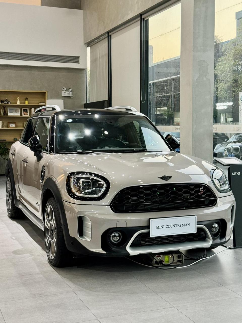 这款长沙宝悦mini现车精选的mini countryman 独角兽灰可是个令人心动