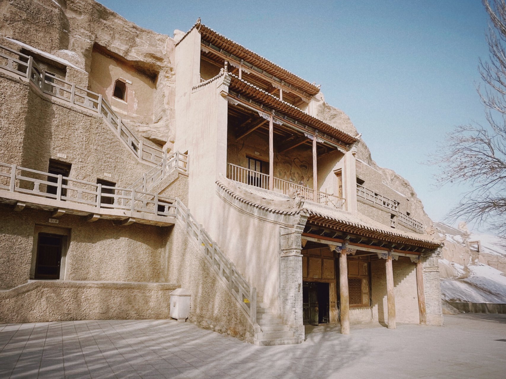 写在前面的话:冬季的敦煌莫高窟,适合旅行,不适合度假!