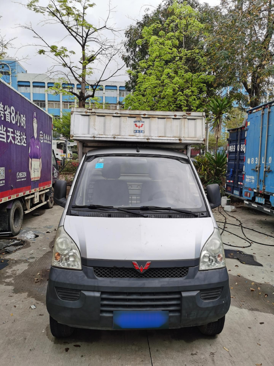 五菱荣光小卡,个人卖水果车,摆摊卖水果神车,车厢能全开起,2.