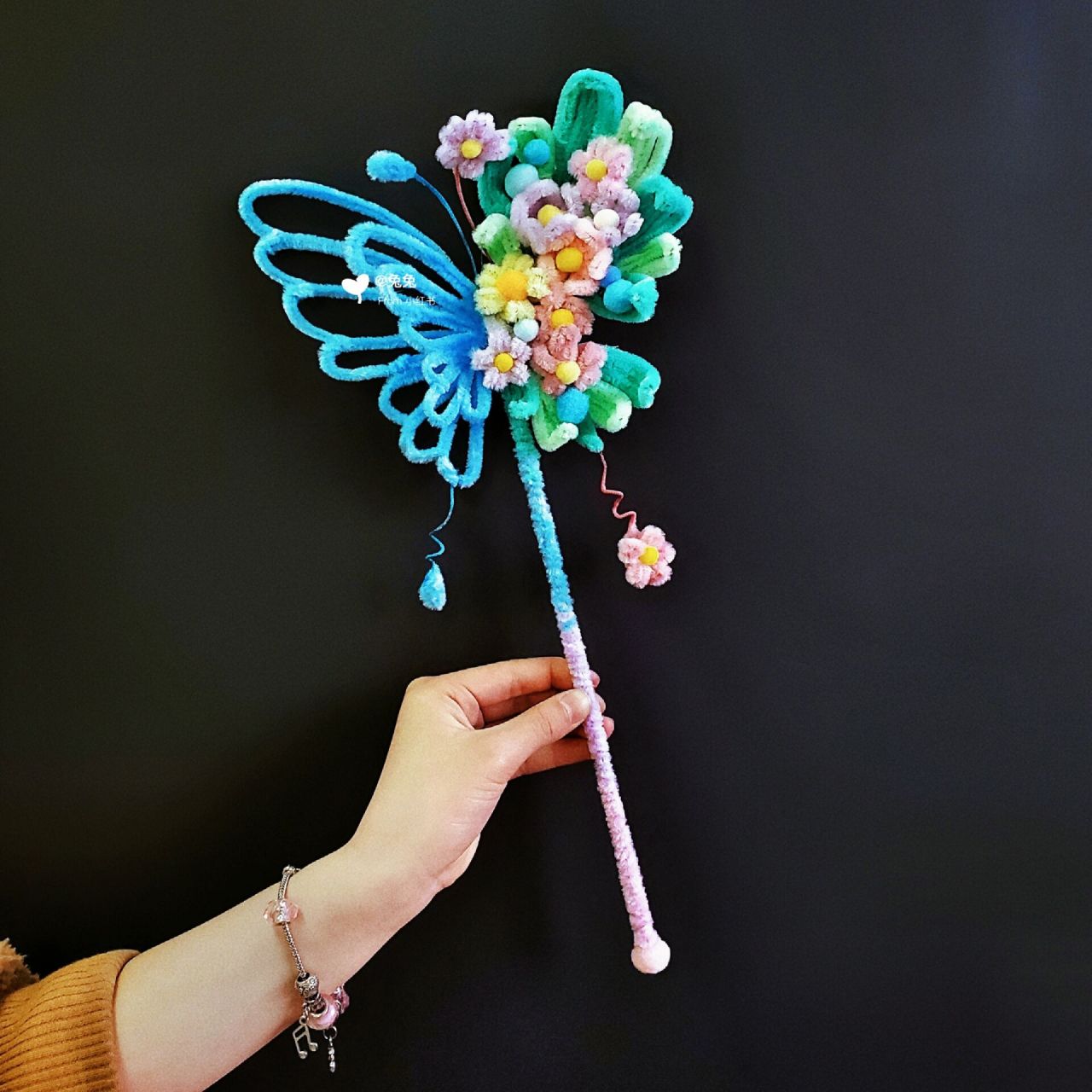 女儿做的扭扭棒仙女棒 天气渐暖7715,出门踏春时91,带上一支