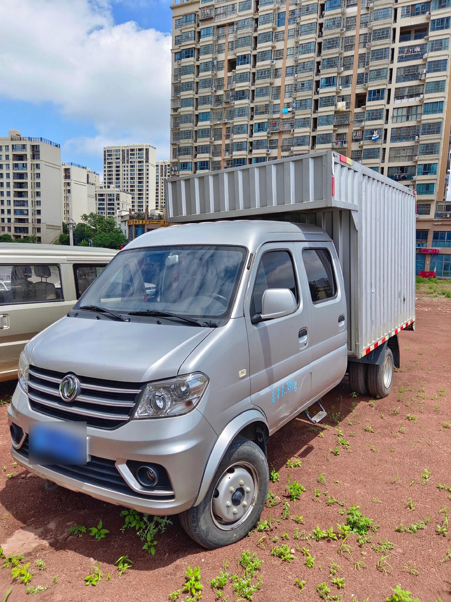 长安双排厢式货车