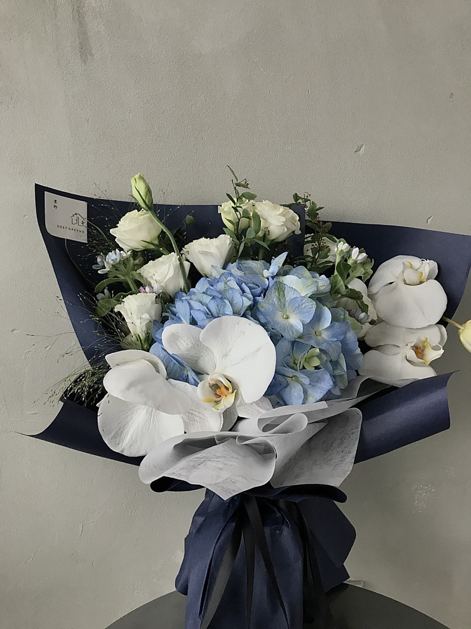 花 	 适合赠送对象989993 男生/朋友 	 订这款花束的是一个女生