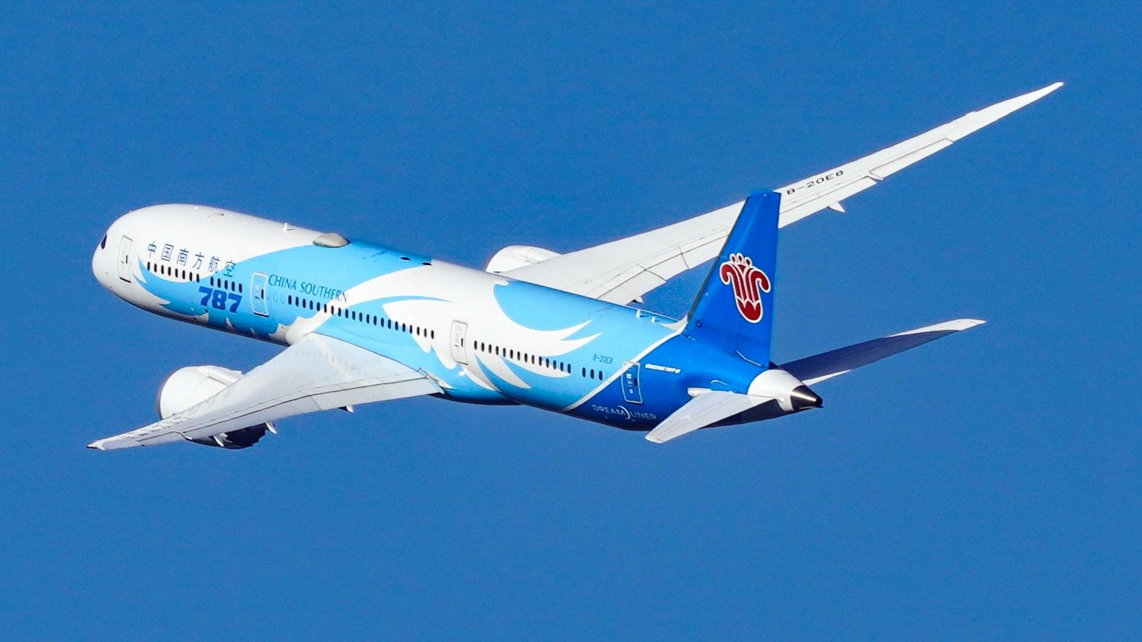 南航 波音787 vs 空客350 作为新一代中远程宽体客机 波音787和空客