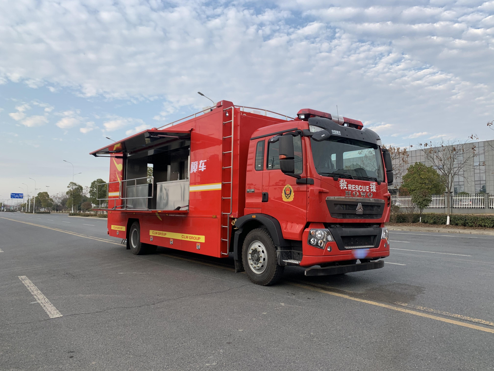 介绍依维柯通信指挥车,猛士通信指挥车拓展指挥方舱 依维柯通信指挥车