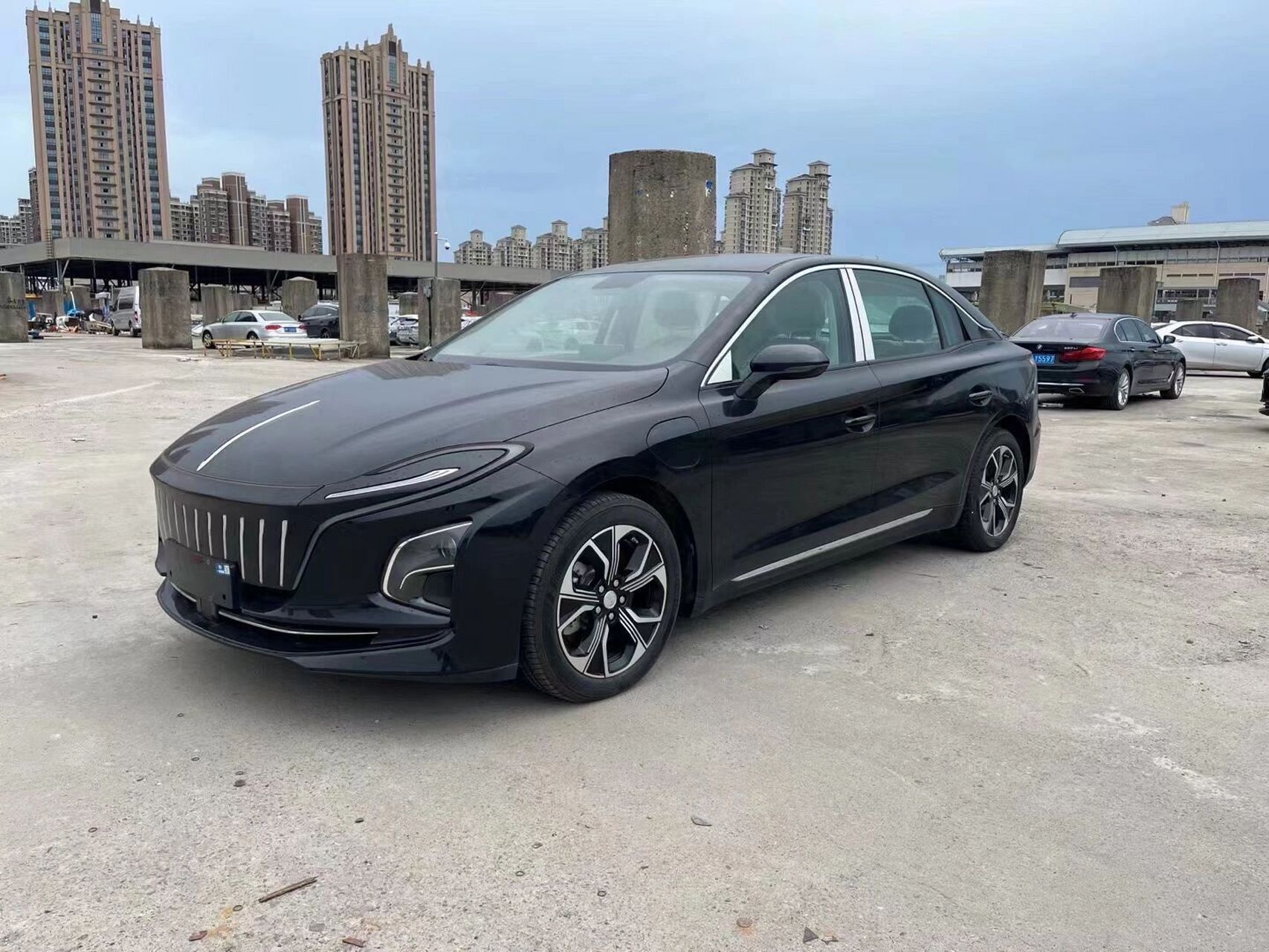 新能源 红旗eqm5 指导价:23.98万, 续航431 可分期首付你说了算