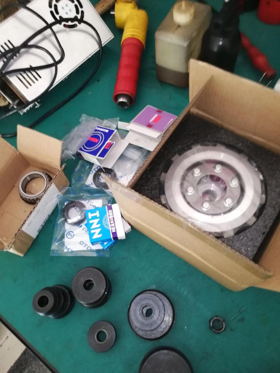 nk250换离合片   方向压力轴承