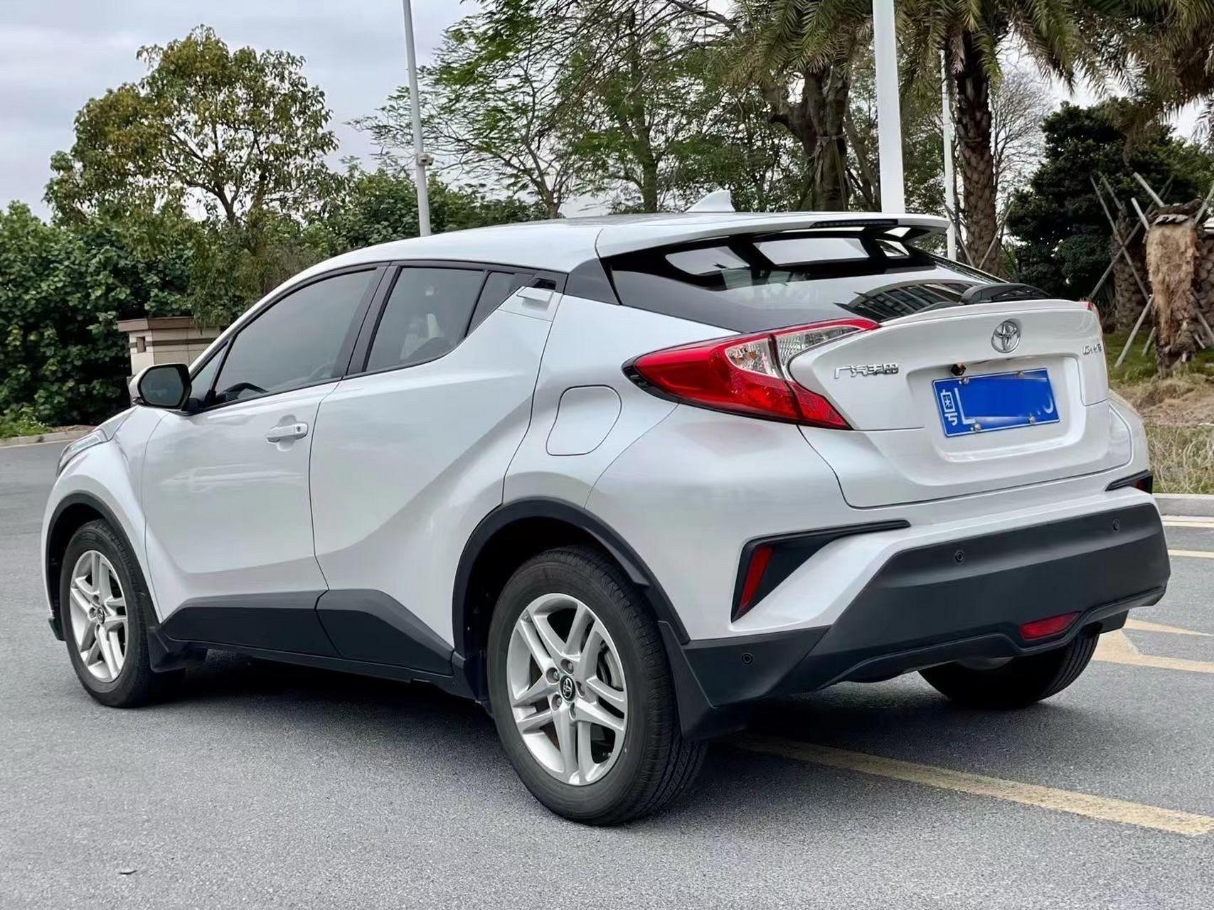 21年 chr.2021款丰田chr 2.0 舒适版,指导价15.