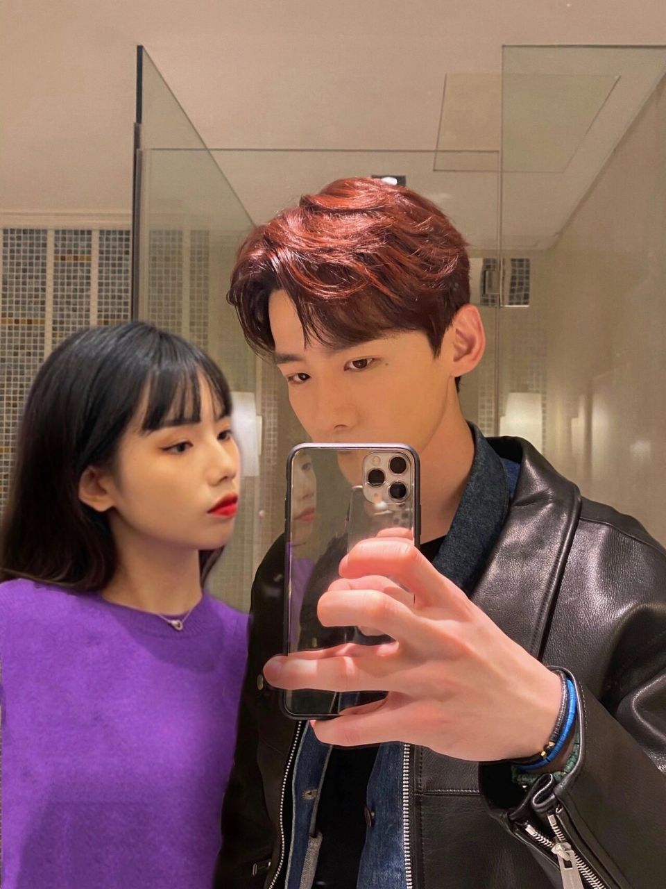 和白敬亭合照只需要四步: 16615:打开醒图 26615:选一张