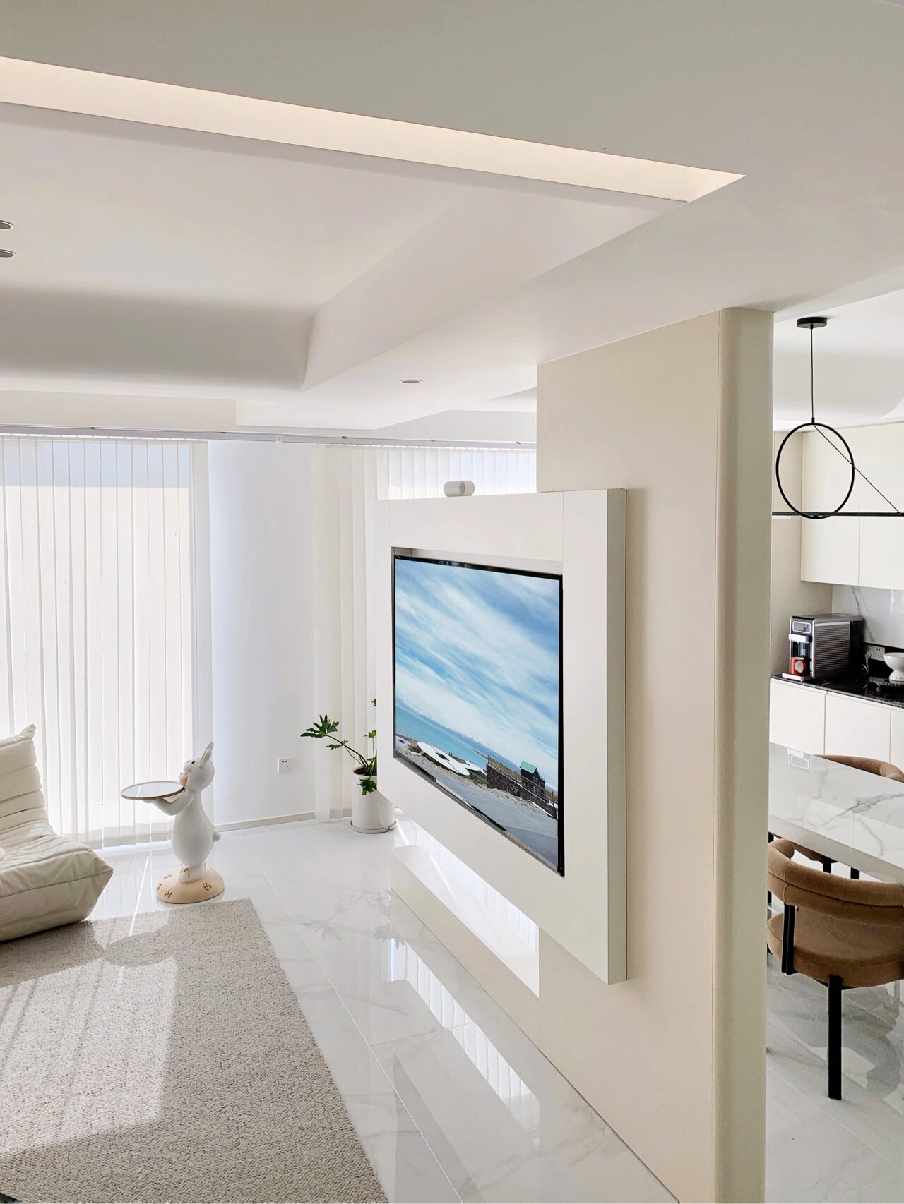 挑战全网蕞薄电视墙,纯干货指南 电视墙立柱高238×97cm厚15.