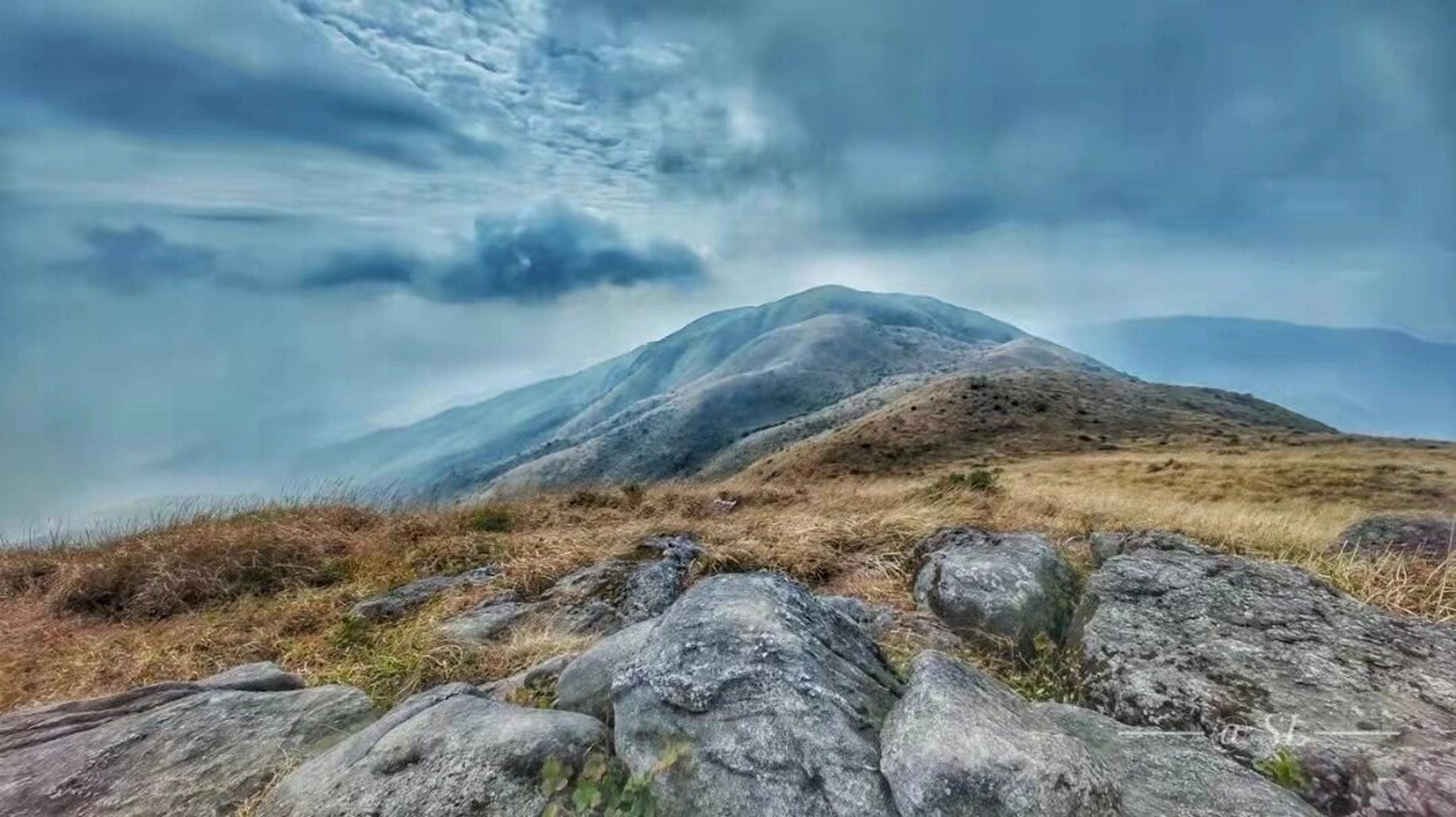 其境大美 峰顶终年云遮雾绕,景象万千, 72云雾山曾叫"云浮山", "