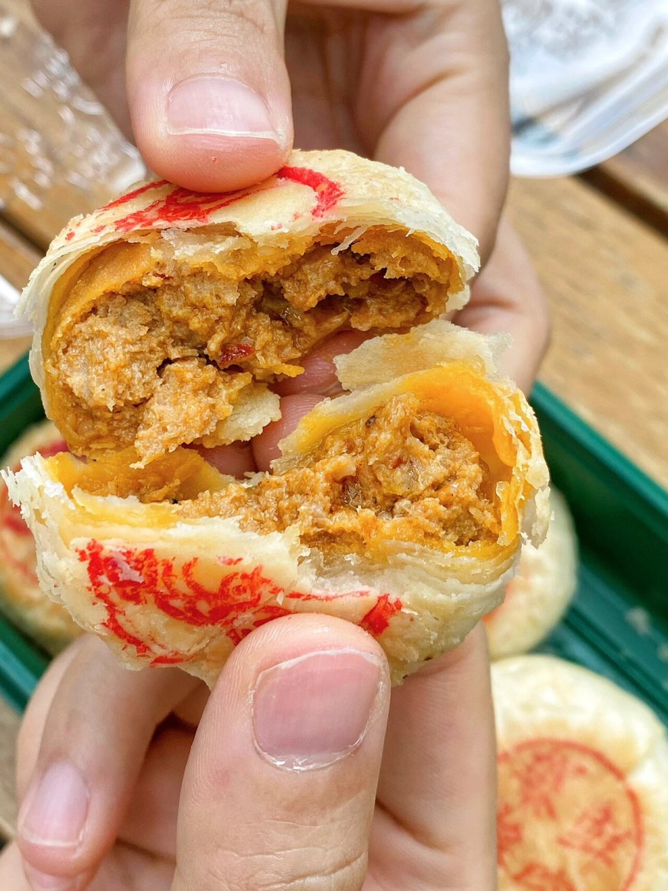 99泸溪河一定要吃的鲜肉月饼7515太惊艳了01 我买的早上刚