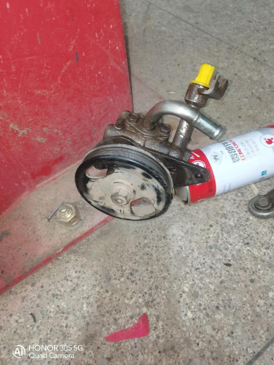 日产天籁∨6,2.3更换助力泵,雨刮拉杆