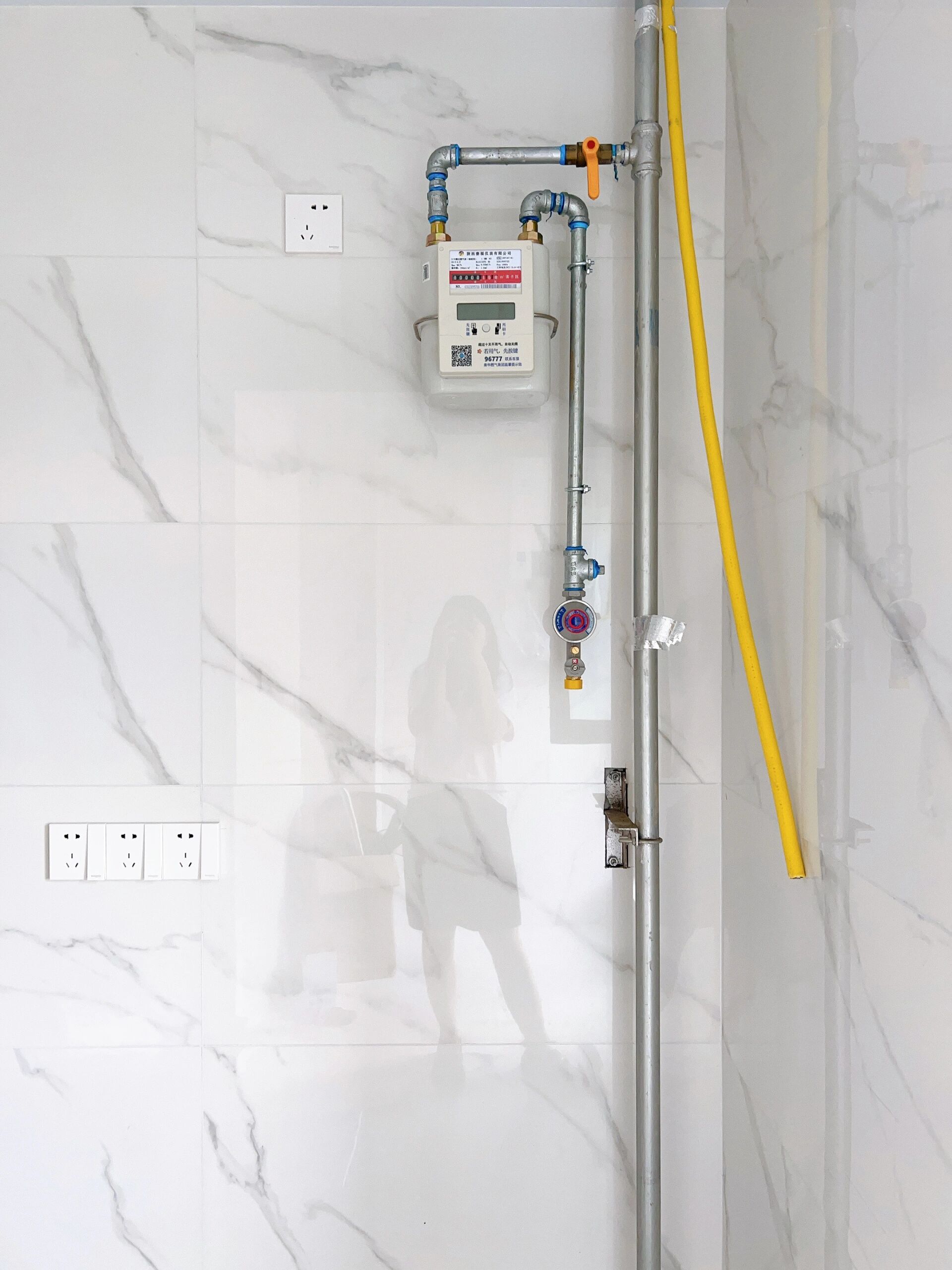 天然气挂表安装73 使用了三通一套,师傅收费5490 流程: 16615