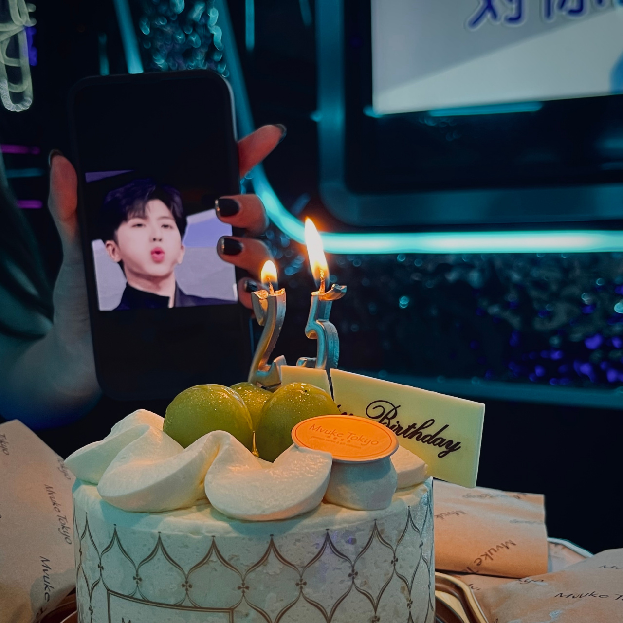 蔡徐坤0802生日快乐#   ikun将祝福藏进蛋糕里 共同分享每一刻的甜蜜