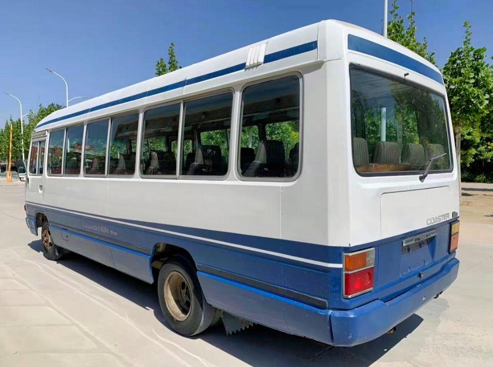 80/90年代豪华中巴车  二代长轴丰田考斯特