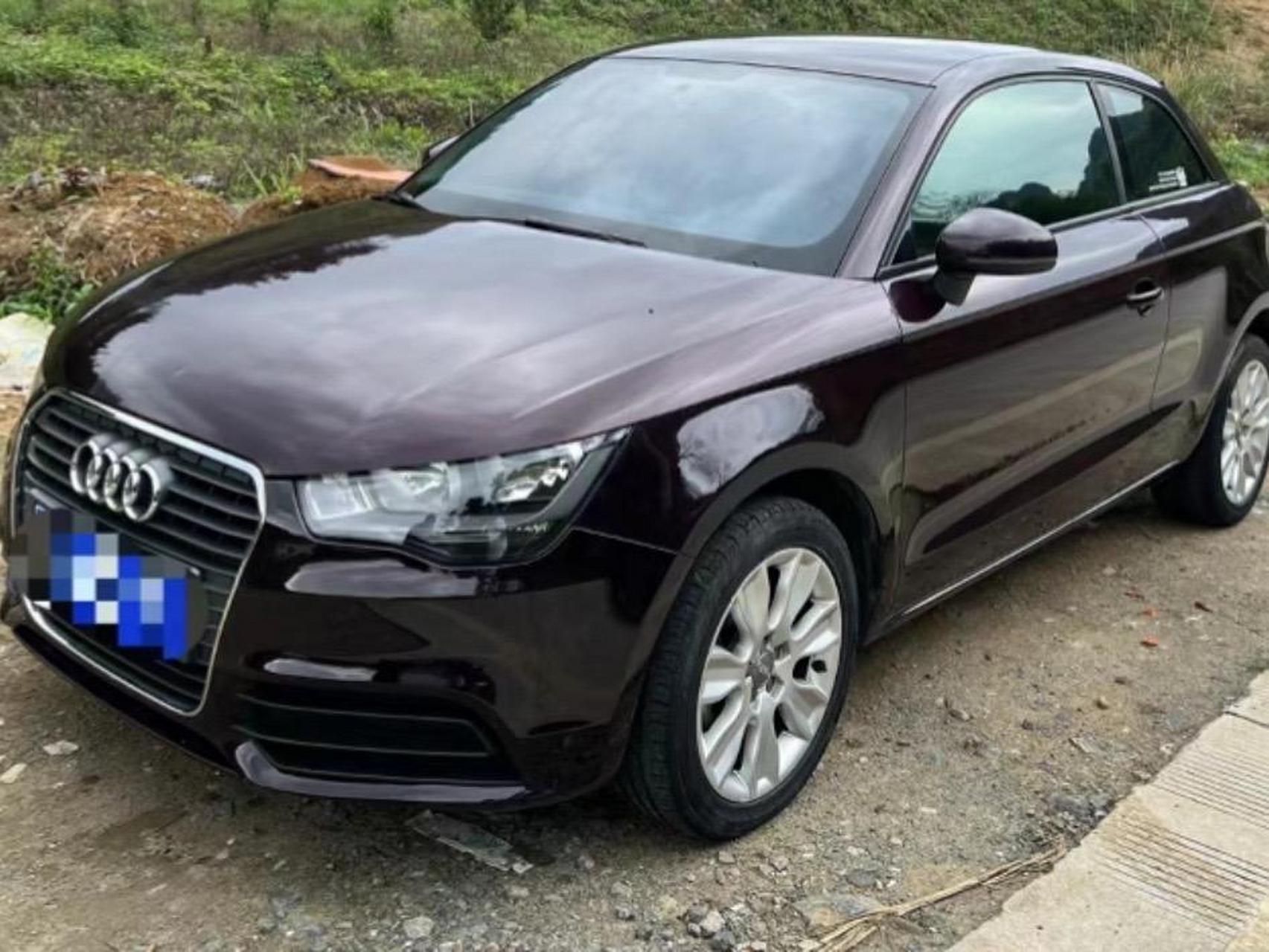 最小的奥迪a1,双门小跑车,15年全进口 1.4t自动,车况极品.