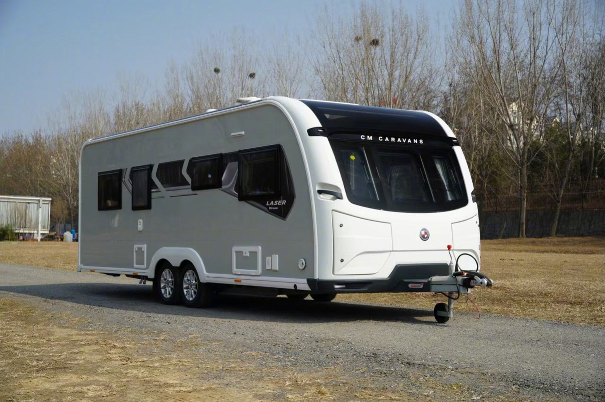 入了新的coachman的双轴拖挂房车.