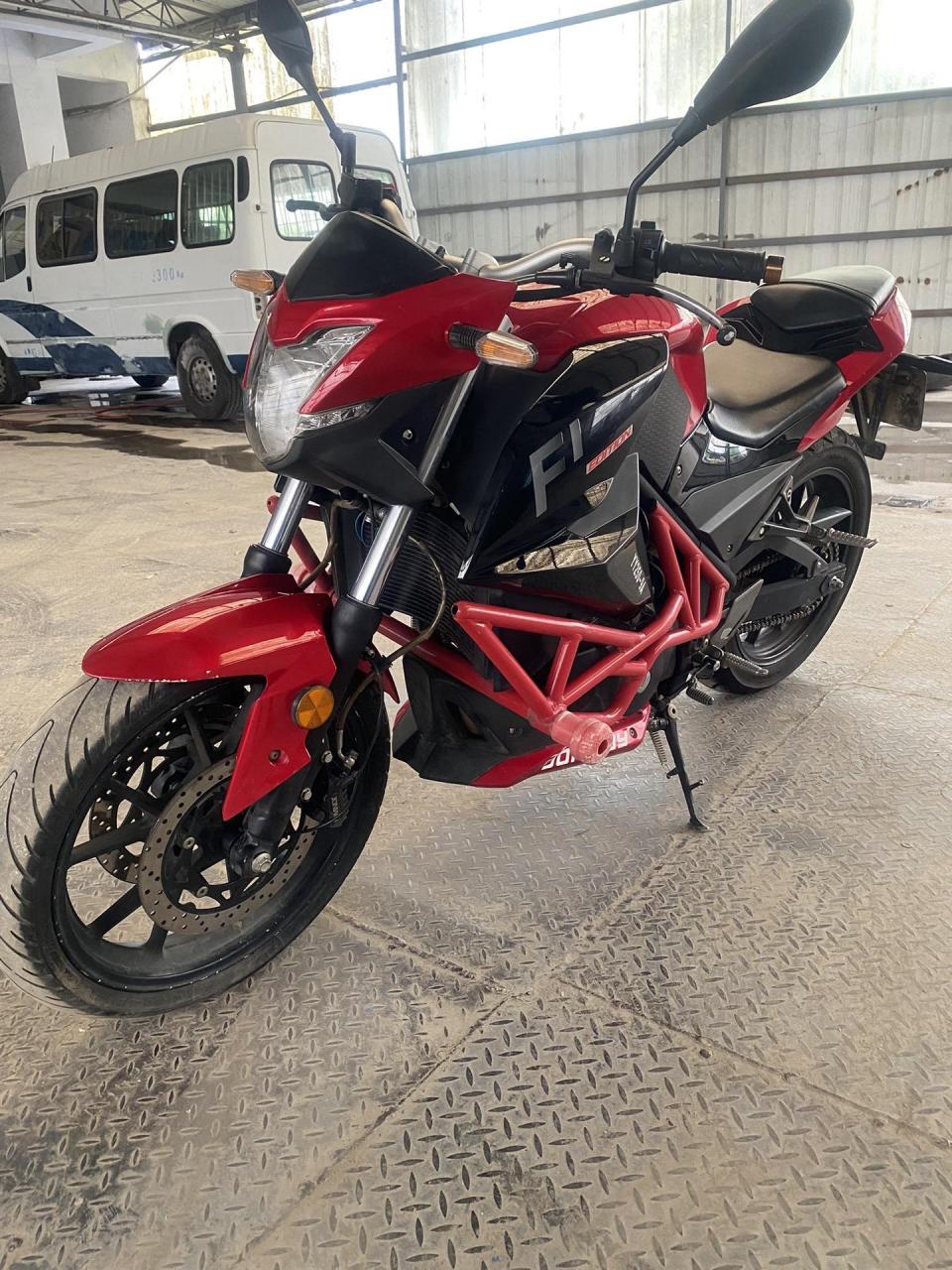 枭风一号,永源350双缸水冷发动机,整车细节成色还不错