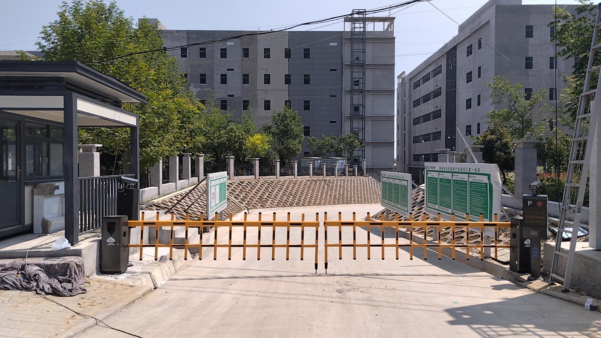 升降杆挡车器车辆识别门禁系统栅栏道闸 山东 济南大门自动感应电动杆