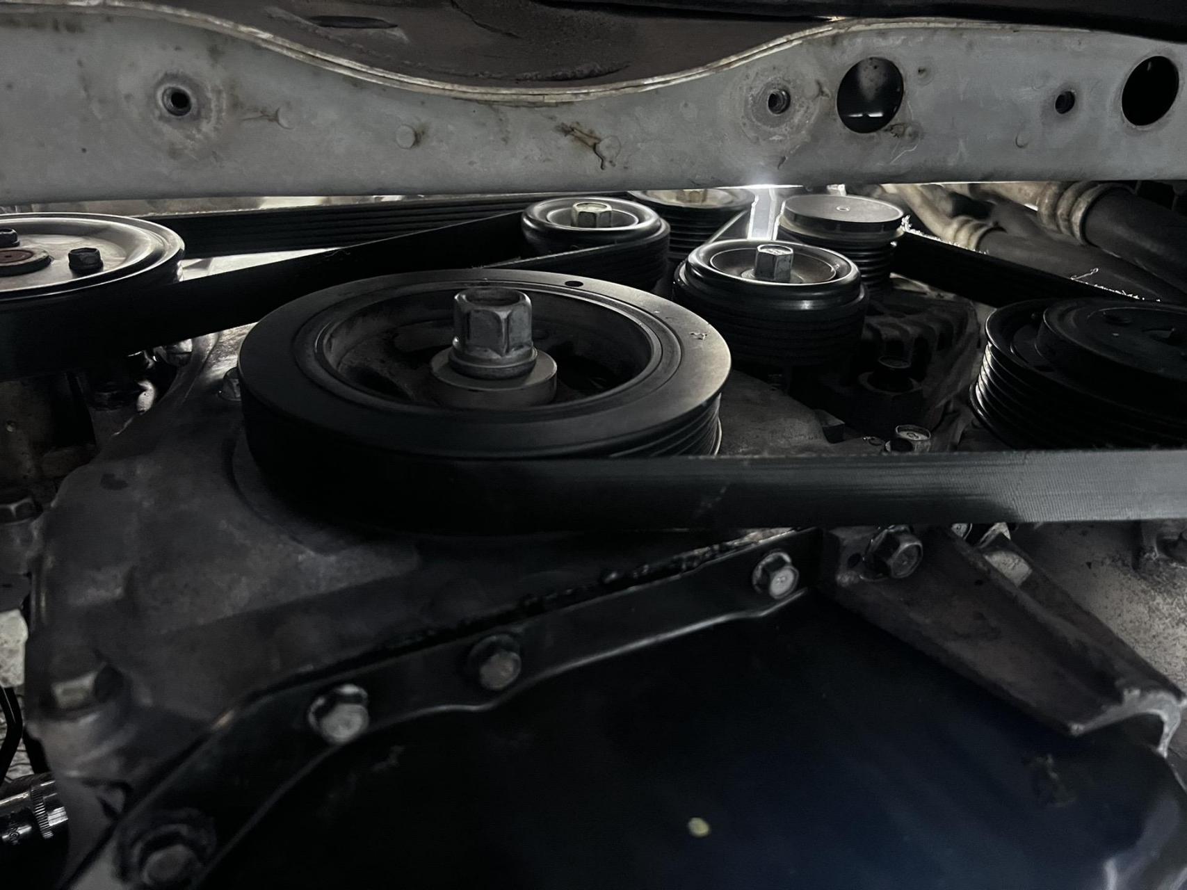 起亚k5 2.0t发电机皮带绕法