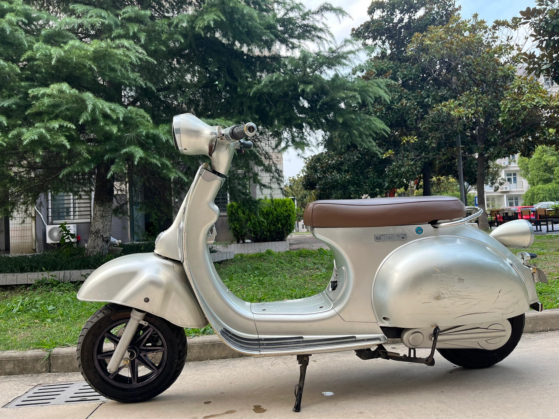 罗马假日电动车 罗马假日电动车,超大电池60v20a,续航持久可达50km