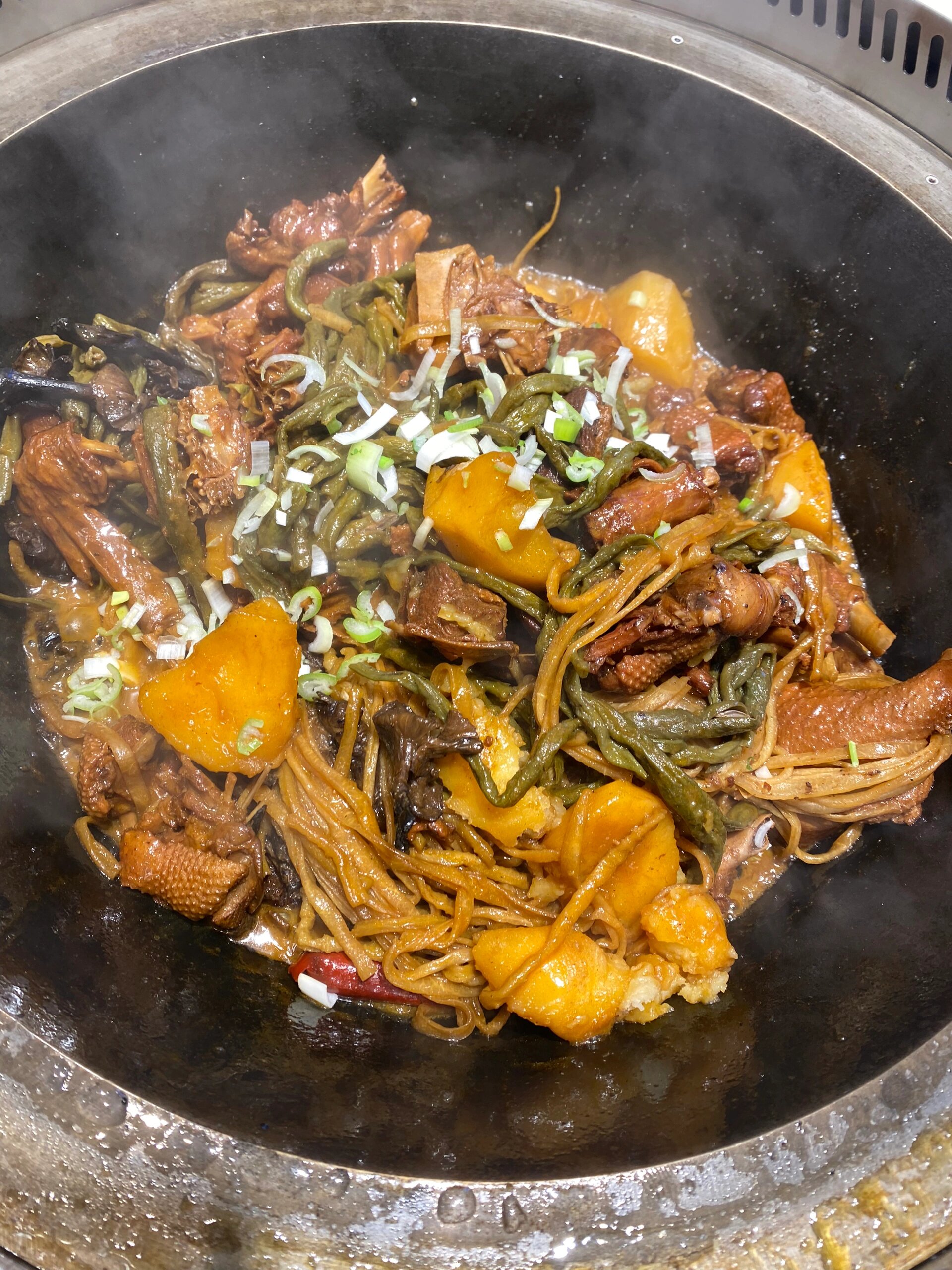 盘锦 霞光府 铁锅炖 特色一锅出玉米饼 大茬子粥 炖烂糊的大鹅 炖鱼