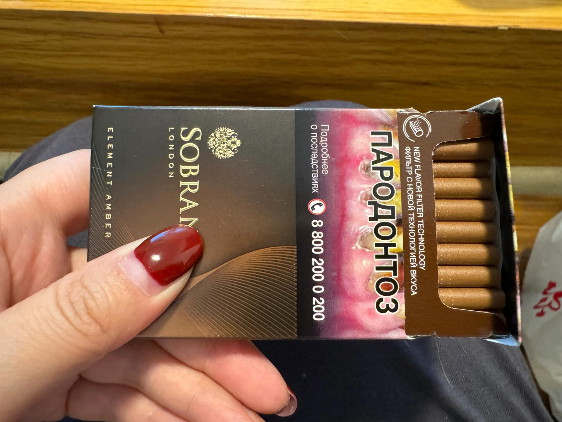 下当地的烟,选了卡比龙和寿百年,卡比龙跑断腿才买到几包棕色big boss